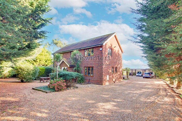 6 Bedroom Detached House For Sale In Chatteris Road, Somersham, Cambs, PE28