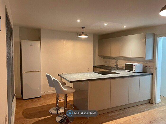 1 Bedroom Flat To Rent In Foxley Road, London, SW9