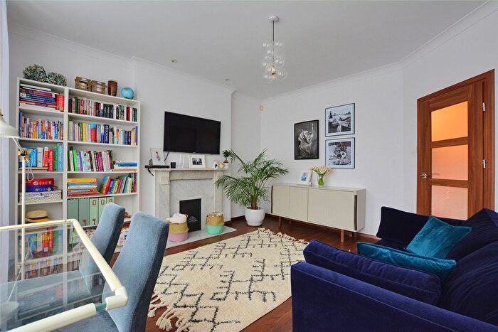 2 Bedroom Flat To Rent In St Johns Park, London, SE3