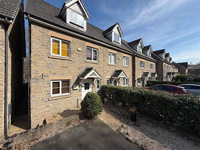 4 Bedroom Semi-Detached House For Sale In Grove Road, Millbrook, Stalybridge, SK15
