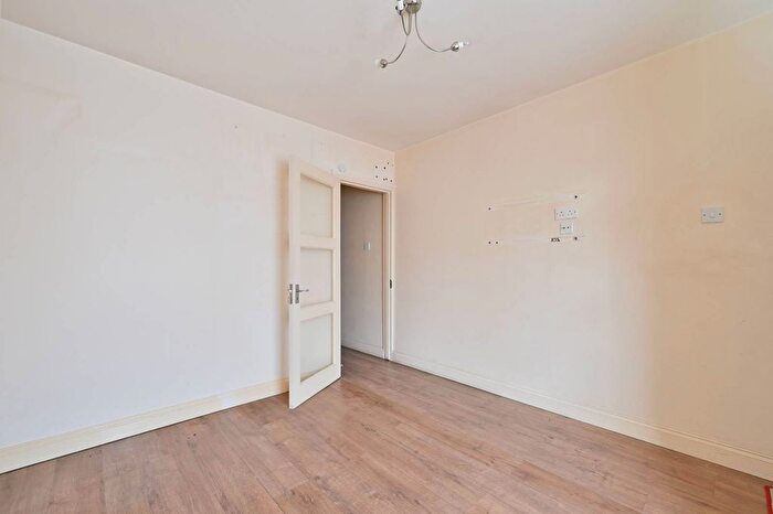 2 Bedroom Terraced House For Sale In Byron Road, Wealdstone, Harrow, HA3
