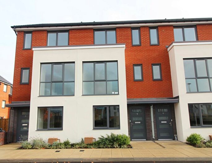 3 Bedroom Town House To Rent In Woolhampton Way, Reading, RG2