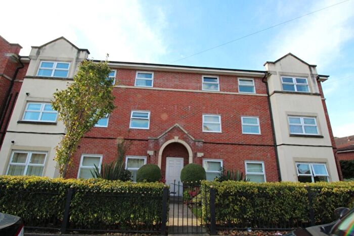 2 Bedroom Flat To Rent In Atkin Street, Worsley, Manchester, Greater Manchester, M28