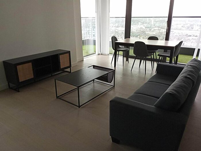 2 Bedroom Apartment To Rent In Bagshaw Building, Wards Place, E14