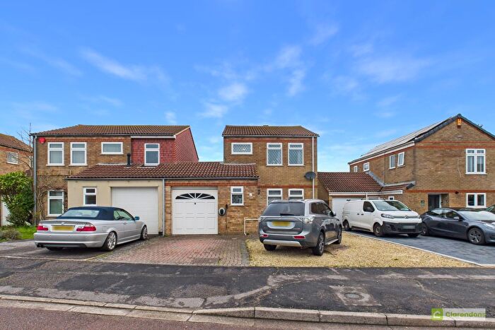 5 Bedroom Link Detached House For Sale In Peyton Close, Eastbourne, BN23