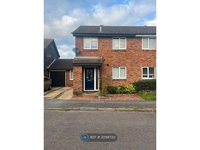 3 Bedroom Semi-Detached House To Rent In Lagonda Close, Newport Pagnell, MK16