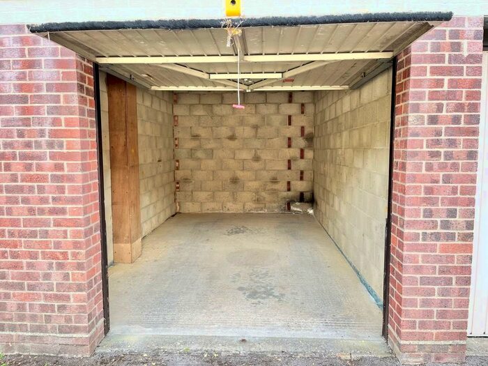 Garage / Parking To Rent In St. Lawrence Close, Hedge End, SO30