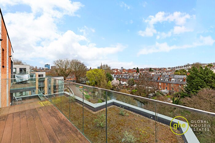 2 Bedroom Flat For Sale In -, Berkeley Avenue, Reading, RG1