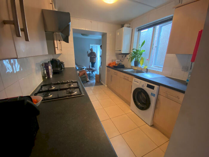 5 Bedroom Terraced House To Rent In Rhymney Street, Cardiff, CF24