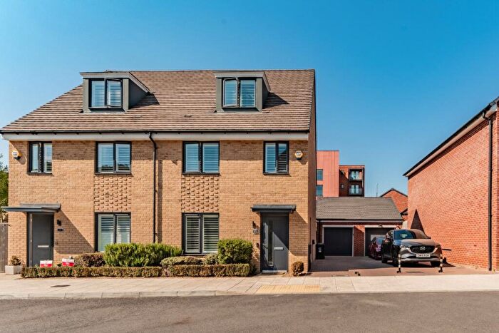 4 Bedroom Semi-Detached House For Sale In Flint Rise, Ebbsfleet, DA10