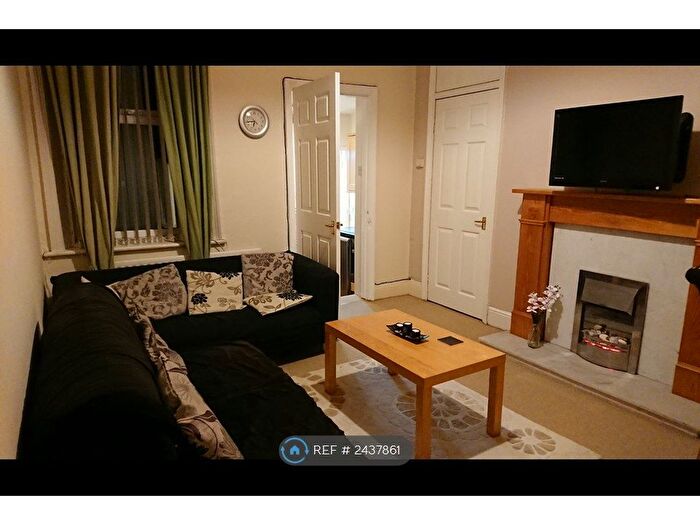 3 Bedroom Flat To Rent In Warton Terrace, Heaton, NE6