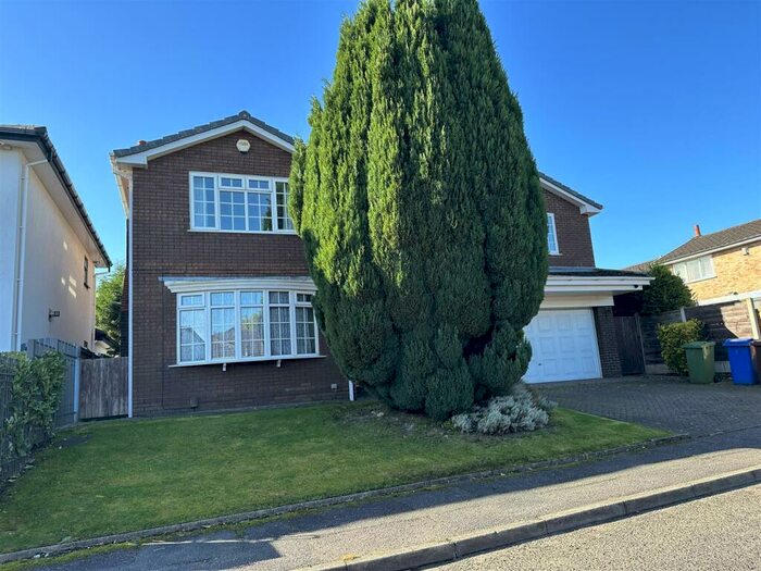 6 Bedroom Detached House To Rent In Higher Croft, Whitefield, Manchester, M45