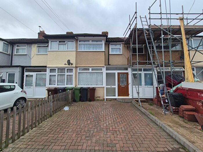 3 Bedroom Terraced House To Rent In Beam Avenue, Dagenham, RM10