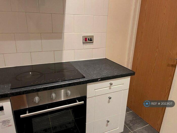 3 Bedroom End Of Terrace House To Rent In Marley Street, Leeds, LS11