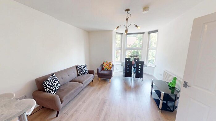 2 Bedroom Flat To Rent In Bentinck Road, Nottingham, NG7