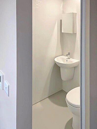 7 Bedroom Apartment To Rent In Stokes Croft, Bristol, BS1