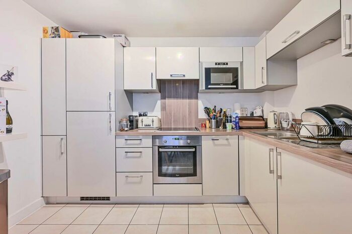 1 Bedroom Flat To Rent In Gaumont Tower, Hackney, London, E8