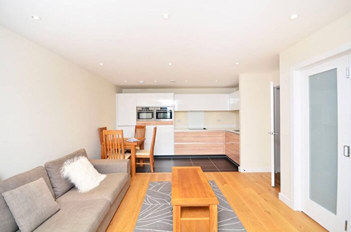 2 Bedroom Flat To Rent In Wiltshire Row, Hoxton, London, N1