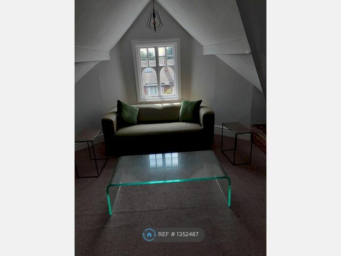 1 Bedroom Flat To Rent In Didsbury Rd, Stockport, SK4