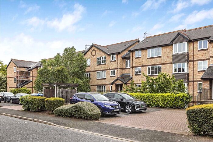 2 Bedroom Flat To Rent In Stubbs Drive, London, SE16