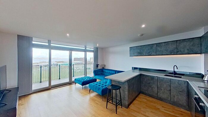 3 Bedroom Flat To Rent In Granton Park Avenue North, Edinburgh, Midlothian, EH5