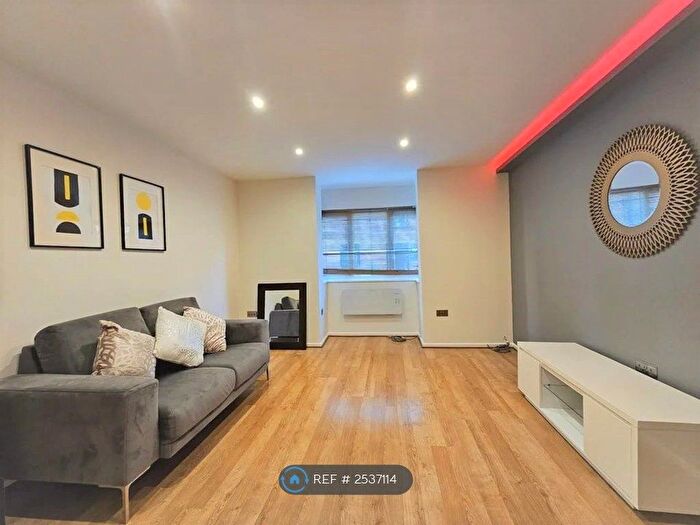 1 Bedroom Flat To Rent In Priors Court, Reading, RG1