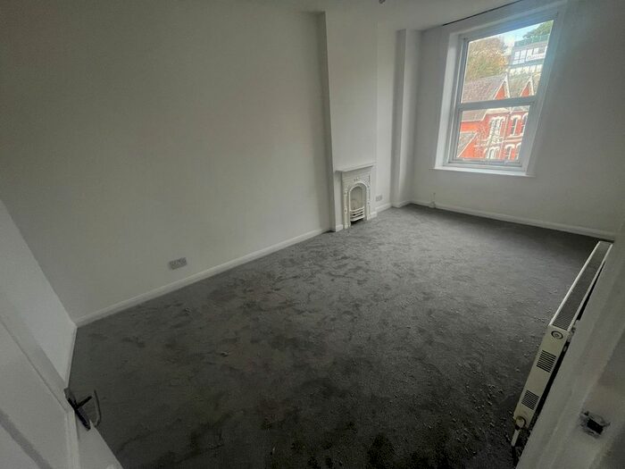 2 Bedroom Flat To Rent In Old Christchurch Road, Bournemouth, BH1