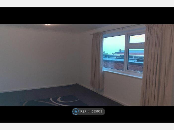 1 Bedroom Flat To Rent In Market Place, Pocklington, York, YO42