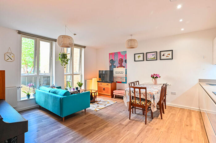2 Bedroom Flat For Sale In Nellie Cressall Way, Bow, London, E3