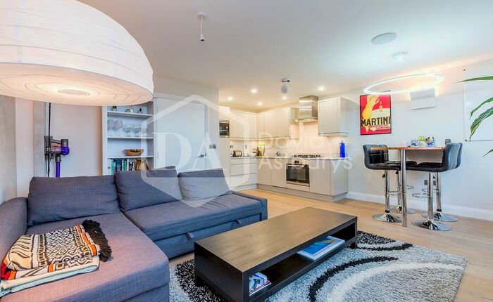 2 Bedroom Flat To Rent In Hornsey Road, Holloway, London, N7