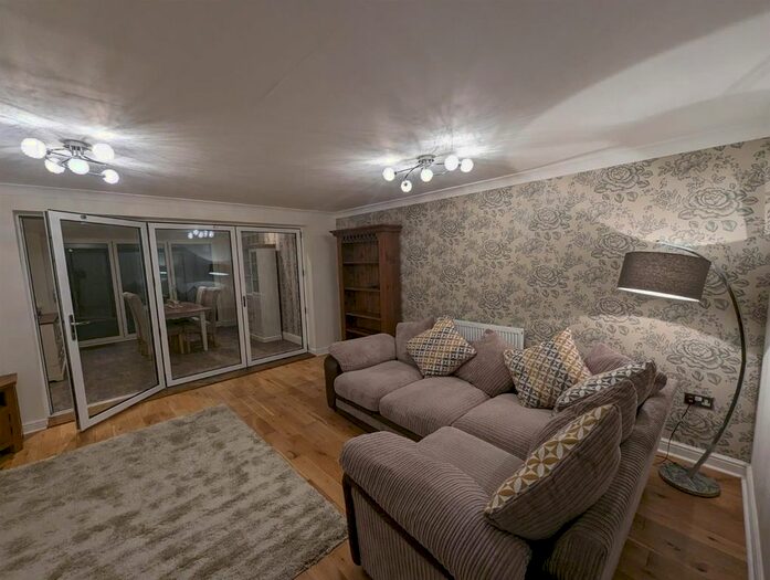 3 Bedroom End Of Terrace House To Rent In Moorhen Way, Packmoor, Stoke-On-Trent, ST7