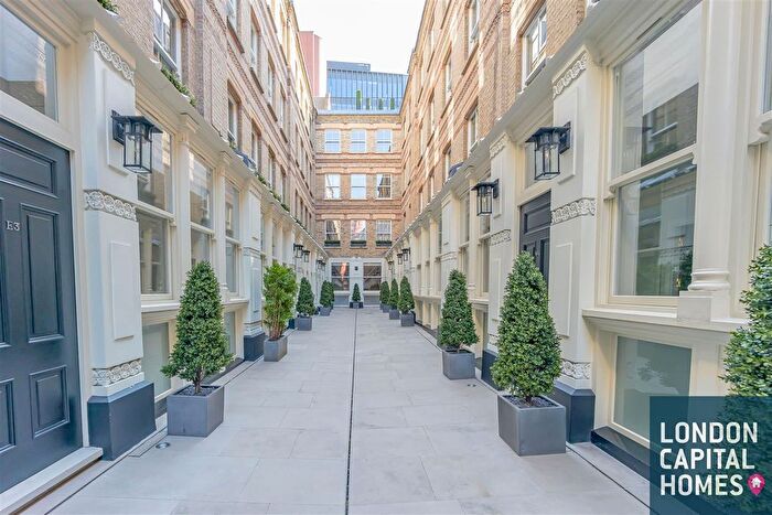2 Bedroom Flat For Sale In - Dyer's Buildings, London, EC1N