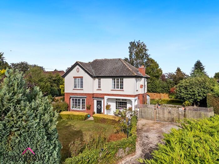 3 Bedroom Detached House For Sale In Church Farm, Birkin, WF11