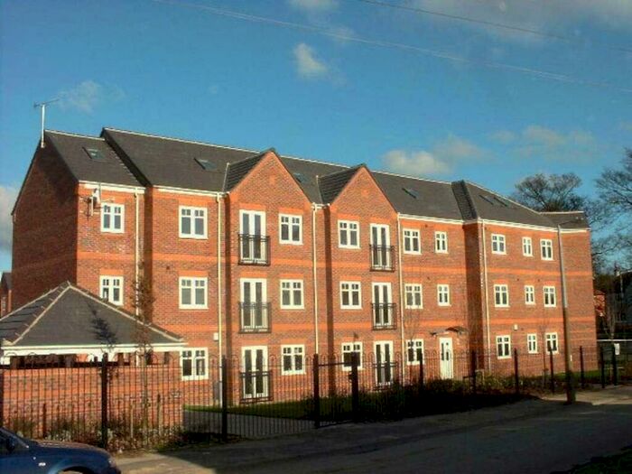 2 Bedroom Flat To Rent In Brackenhurst Place, Moortown, Leeds, West Yorkshire, Uk, LS17