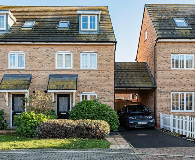 3 Bedroom Semi Detached House For Sale In Norris Drive, Godmanchester, Huntingdon, ., PE29