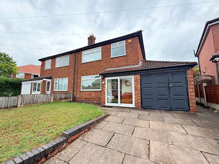 3 Bedroom Property To Rent In Chetwynd Close, Sale, M33
