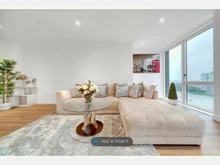 3 Bedroom Flat To Rent In George Court, London, E16