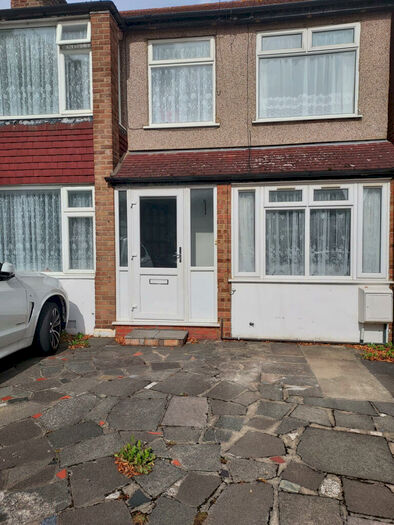 Studio To Rent In Hornchurch, RM11