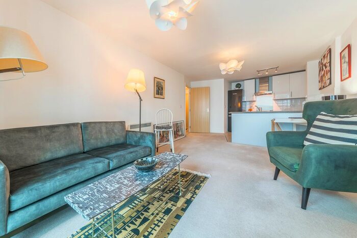 1 Bedroom Flat To Rent In Admiral House, St. George Wharf, Vauxhall, London, SW8