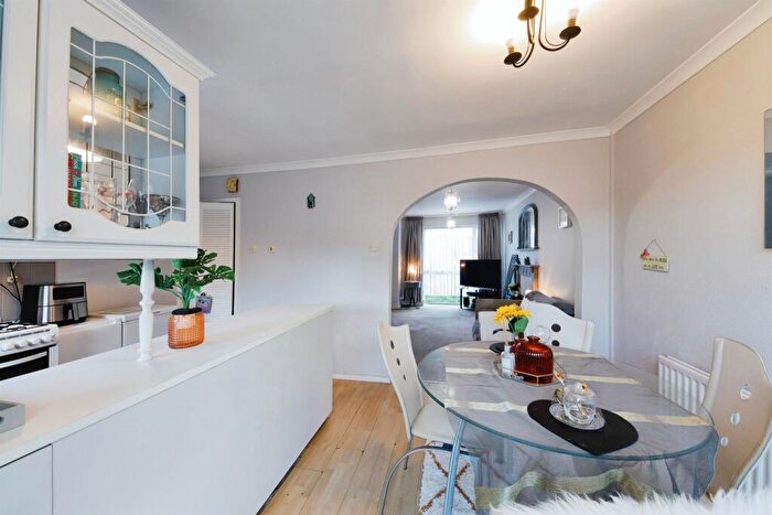 3 Bedroom Semi-Detached House For Sale In Wheeley Road, Solihull, B92
