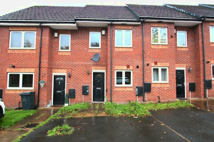 2 Bedroom Town House To Rent In Hamilton Street, Blackburn, BB2