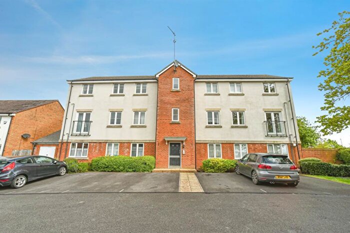 2 Bedroom Flat For Sale In Anson Avenue, Calne, SN11