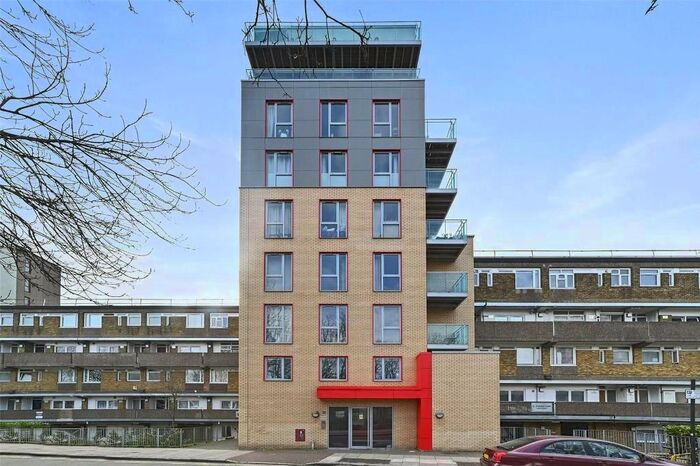 2 Bedroom Flat To Rent In Warwick Apartments, Cable Street, Shadwell, Aldgate, London, E1