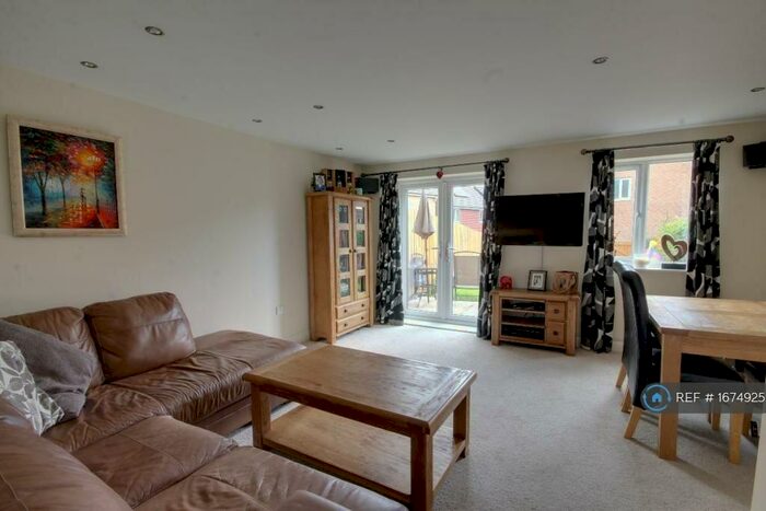 3 Bedroom Semi-Detached House To Rent In Brookvile Crescent, Newcastle Upon Tyne, NE5