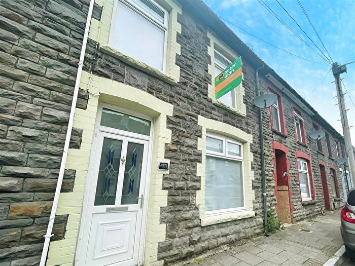 3 Bedroom House To Rent In Ynyscynon Road, Tonypandy, CF40
