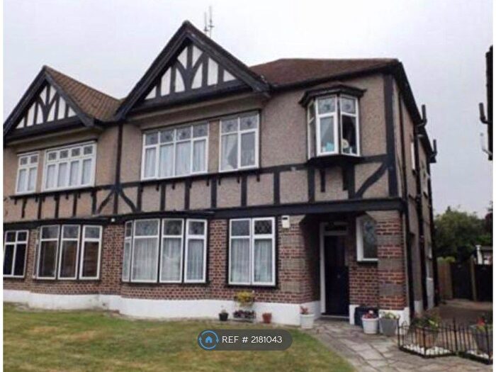 2 Bedroom Maisonette To Rent In Hedgeley, Ilford, IG4