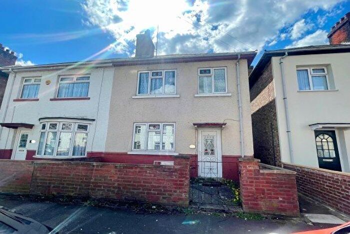 3 Bedroom Terraced House To Rent In Belham Road, Peterborough, PE1