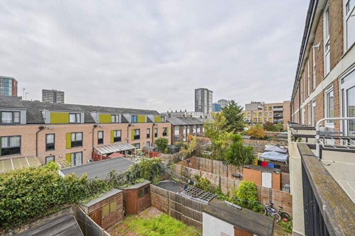 2 Bedroom Flat For Sale In Lodore Street, , Poplar, London, E14