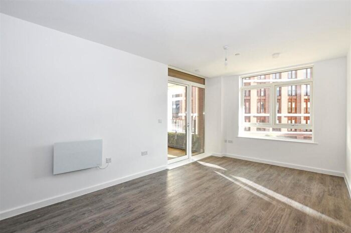 1 Bedroom Flat To Rent In Grosvenor Road, St. Albans, AL1