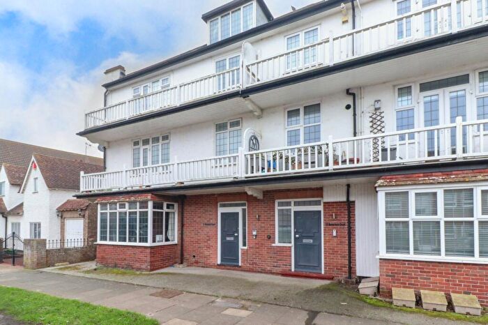 1 Bedroom Flat For Sale In Beresford Gardens, Margate, Kent, CT9